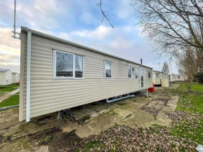 Caravan For Hire At Seawick Holiday Park Sleeps 10 In Essex Ref 27106Sw